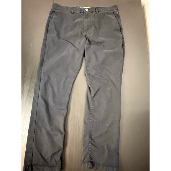 3 pairs of Men’s Old Navy 34x30 Ultimate Tech Slim - black, tan, and gray - Picture 5 of 8